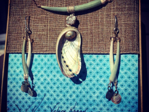 barbaras_dentallium_and_abalone_set.jpg barbaras_dentallium_and_abalone_set.jpg